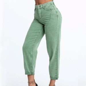 Curvy Roll Hem Cropped Jeans